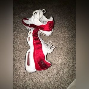 women’s nike air max shoes
